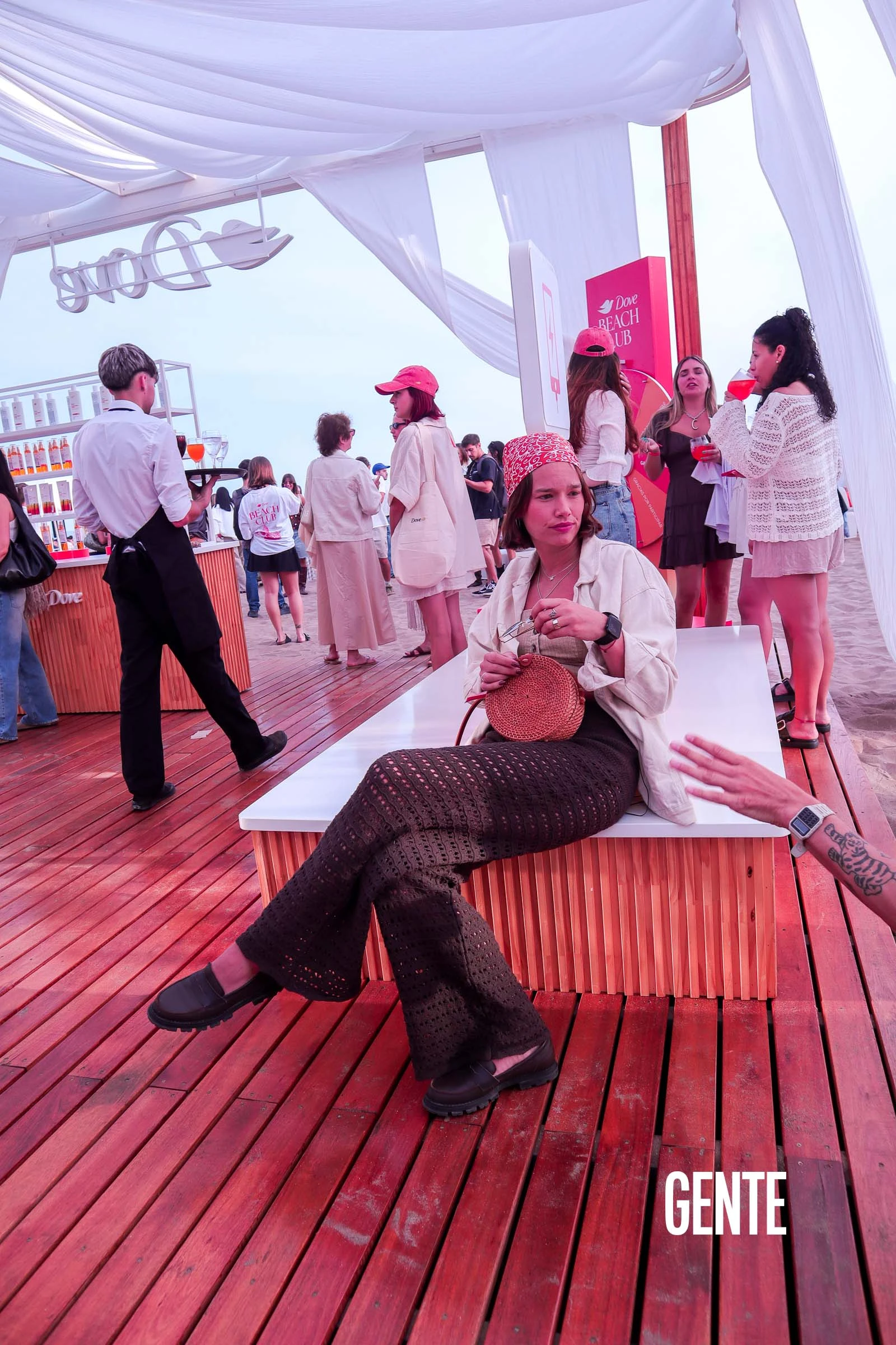 Manu Viale estuvo presente Dove Beach Club.t