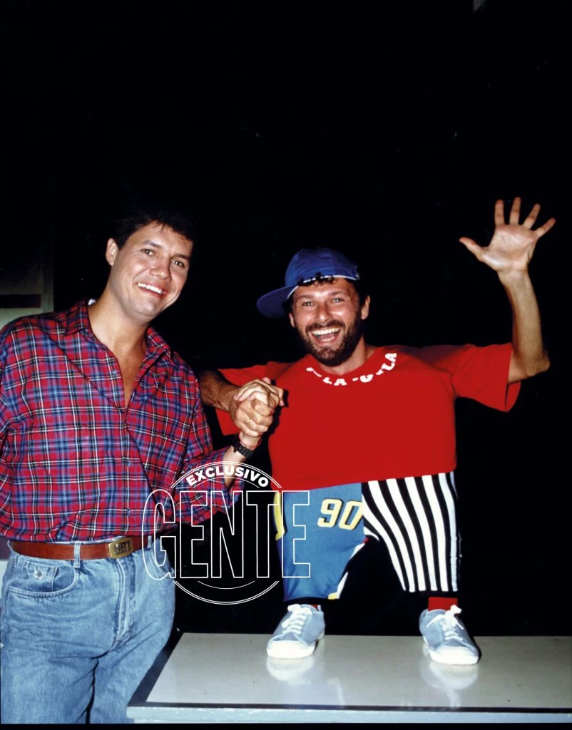 “Para que la gente se divierta, primero tiene que divertirse uno”. Así explicaba Tinelli parte de su secreto a la hora de elegir el material a sacar al aire. Un clásico: el enano Gula Gula, plasmado en sus manos por Ricardo Cavanna, mientras que la cara y los pies eran de José Kravetz.