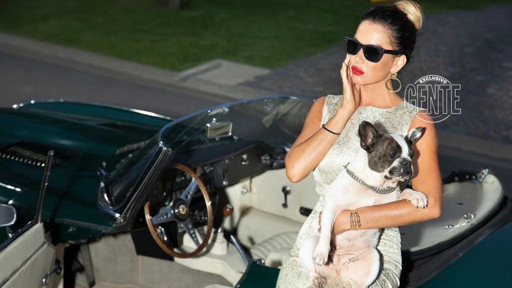 SIEMPRE AL TOP. Karina Jelinek y Coco.