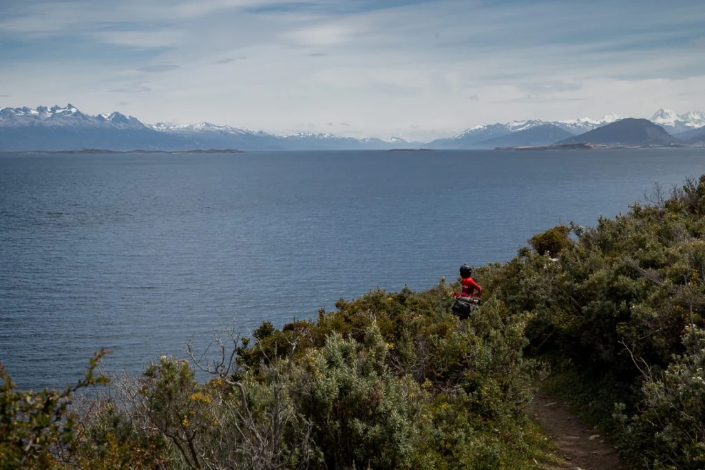 La bici permite estar en contacto con la naturaleza.