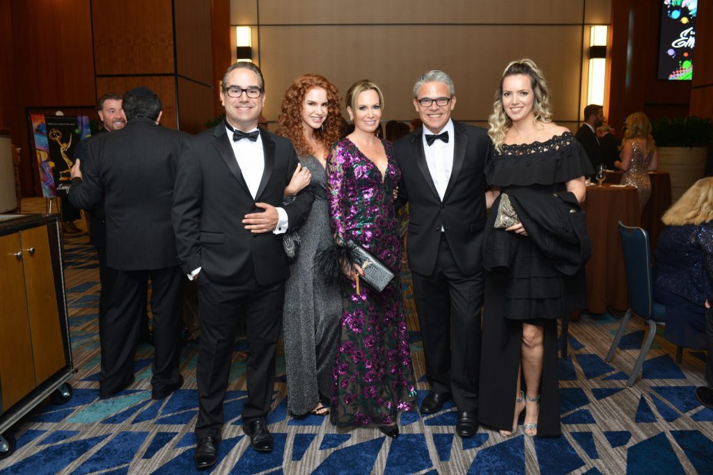 Jorge González, Maritza Bustamante -quién participó en uno de los episodios de Corazones Guerreros-, Natalia Denegri, Nelson Bustamante -productor de Corazones Guerreros y presentador venezolano- y su esposa Alessandra Correa, celebraron en la noche de los Emmy Suncoast.
