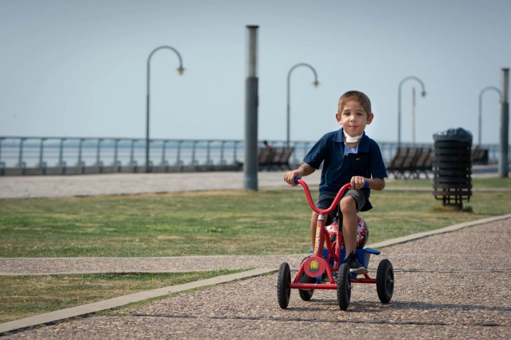 Conociendo a Wally. Según Ingrid, Walter es un niño muy atento y alegre.