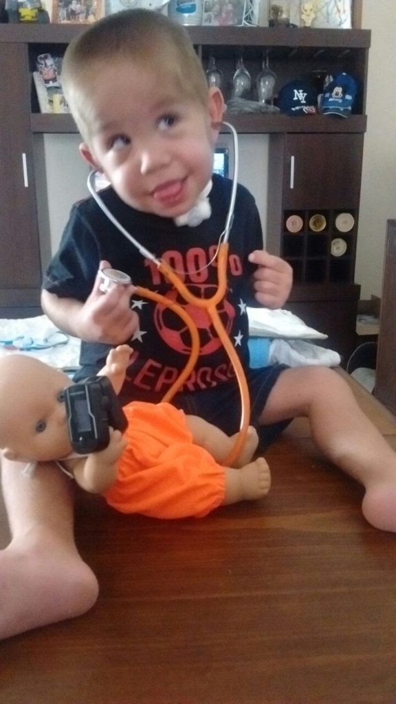 Por su condición, Wally tiene que realizar múltiples terapias desde que era recién nacido.