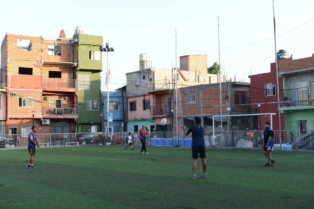 Fútbol, rugby y hockey son algunas de las disciplinas que se practican en Cancha 9.