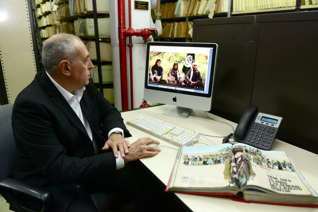 Por la necesidad de contar historias con algo más que palabras, Gustavo Sierra se convirtió en un pionero al transmitir videos por Internet.