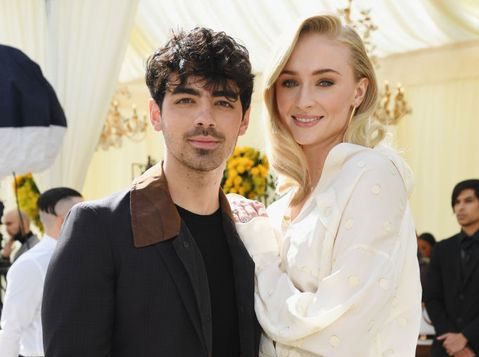 #GENTE-ljoe-jonas-sophie-turner