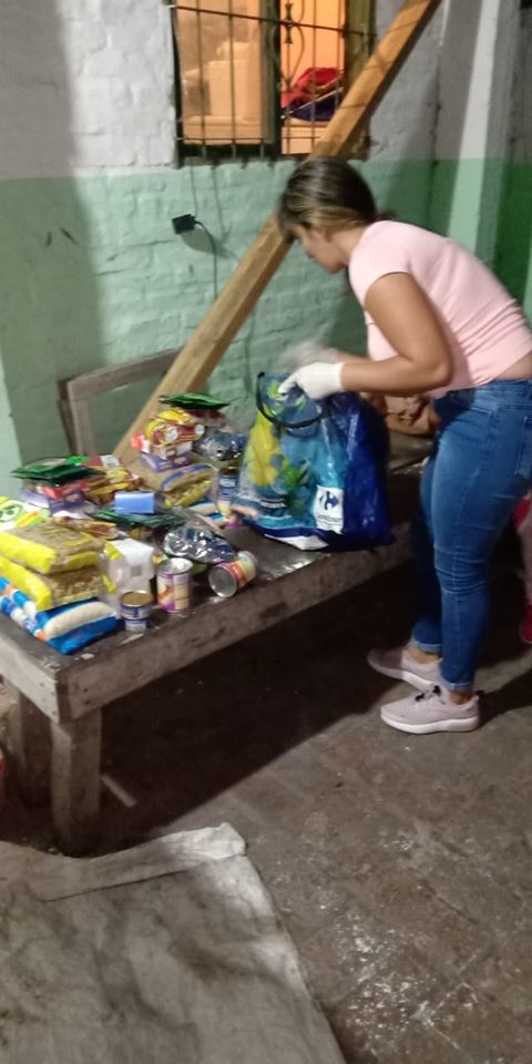 Si bien la cuarentena obliga a cerrar el comedor para bajar la posibilidad de propagar el coronavirus, todos en Pancita Feliz siguen trabajando para que los niños puedan llevar alimento a sus hogares.