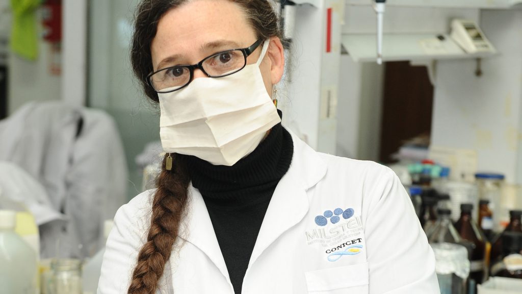 “Acá hay mucha capacidad y algo que tenemos a favor es la cualidad de atarlo con alambre: con pocos recursos o posibilidades igual podemos hacer buenos desarrollos o experimentos”, asegura Carolina Carrillo.