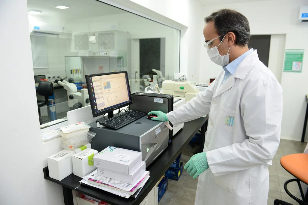 Hace ocho años estamos desarrollando esta tecnología y hace poco más de un año nos dimos cuenta de que podía servir para detectar dengue", cuenta Federico Pereyra Bonnet