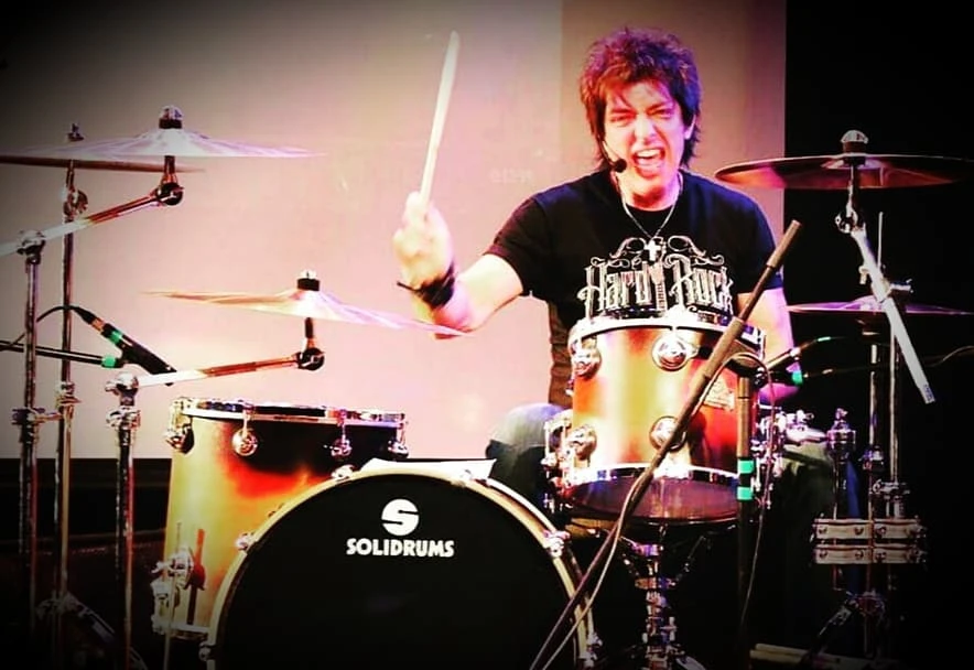 ¡Qué sea rock siempre! el lema que definía e inspiraba a Gustavo Guillén.