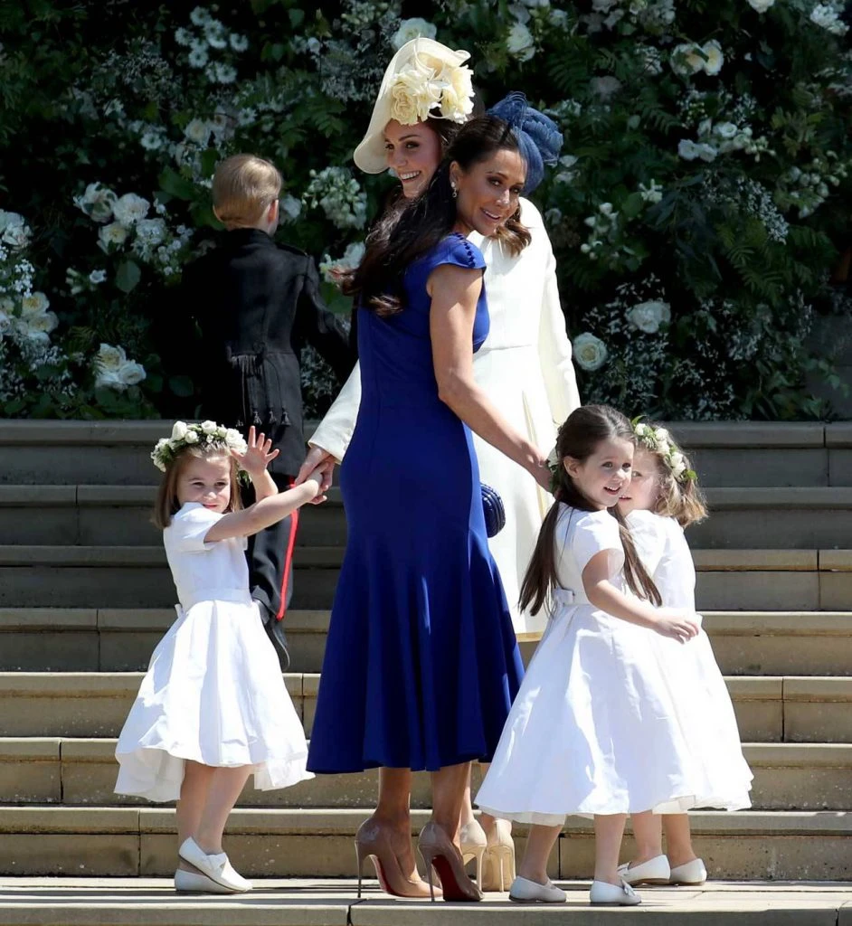 Meghan junto a Kate y las damas de honor en el día de su boda con el príncipe Harry.