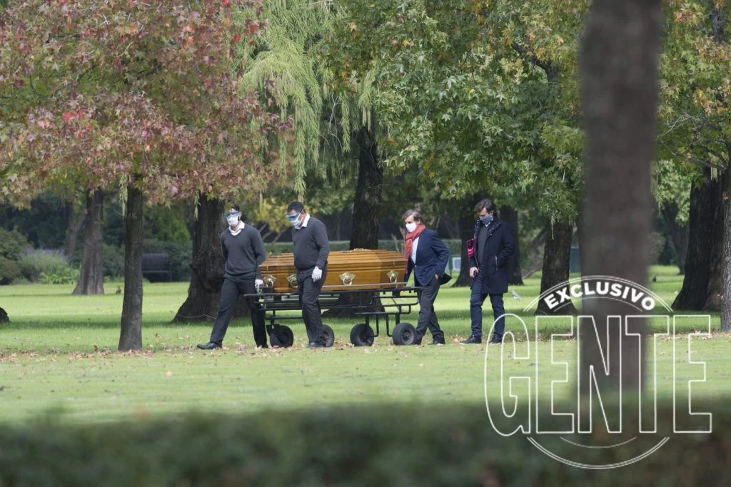Cortejo fúnebre solitario, un signo de los tiempos.