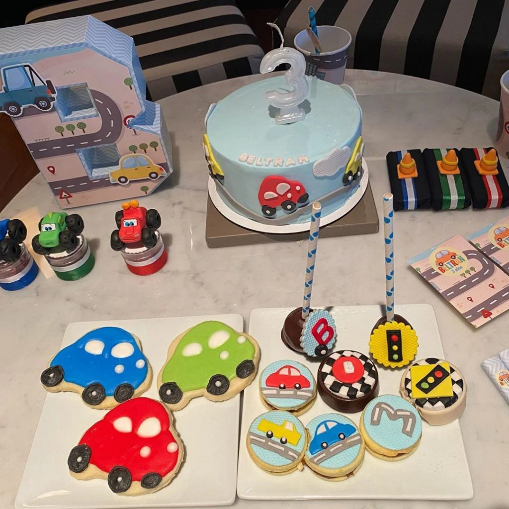 ¡Autos por doquier!