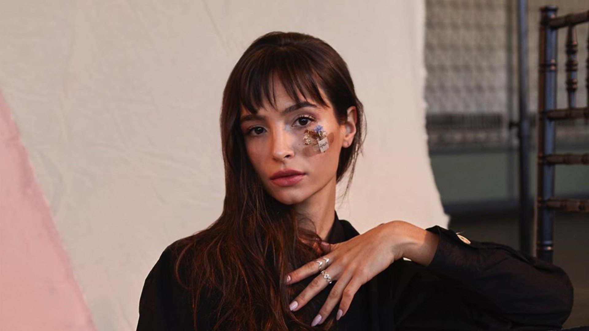 Femme Fatale - Music Video by The Sistars \u0026 Brenda Asnicar - Shazam, image size:1920x1080