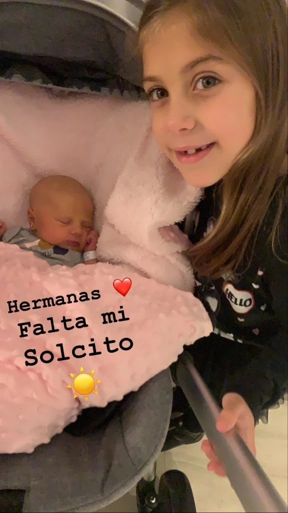 Alma y Abril, las dos hijas menores del Polaco. 