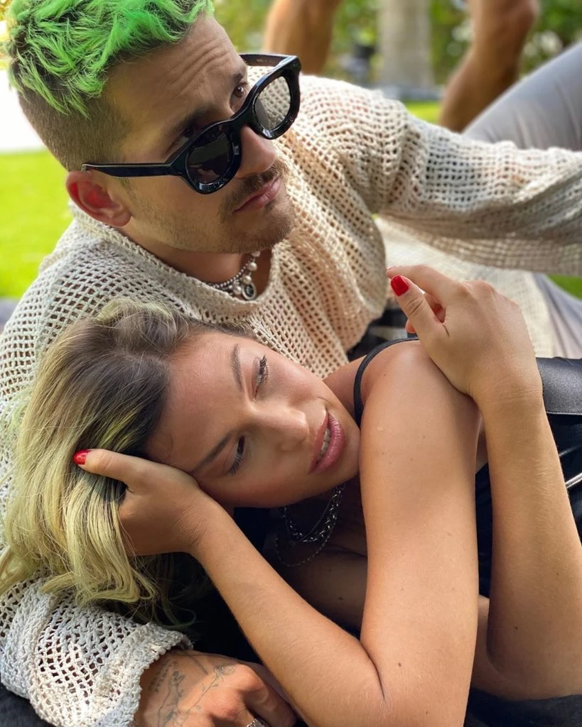 En cuarentena y enamoradísimo, con pelo verde.