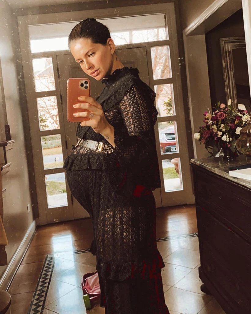 19 de julio, este fue el look que eligió deugenia Suárez para celebrar el cumpleaños de 7 de su hija mayor, Rufina. 