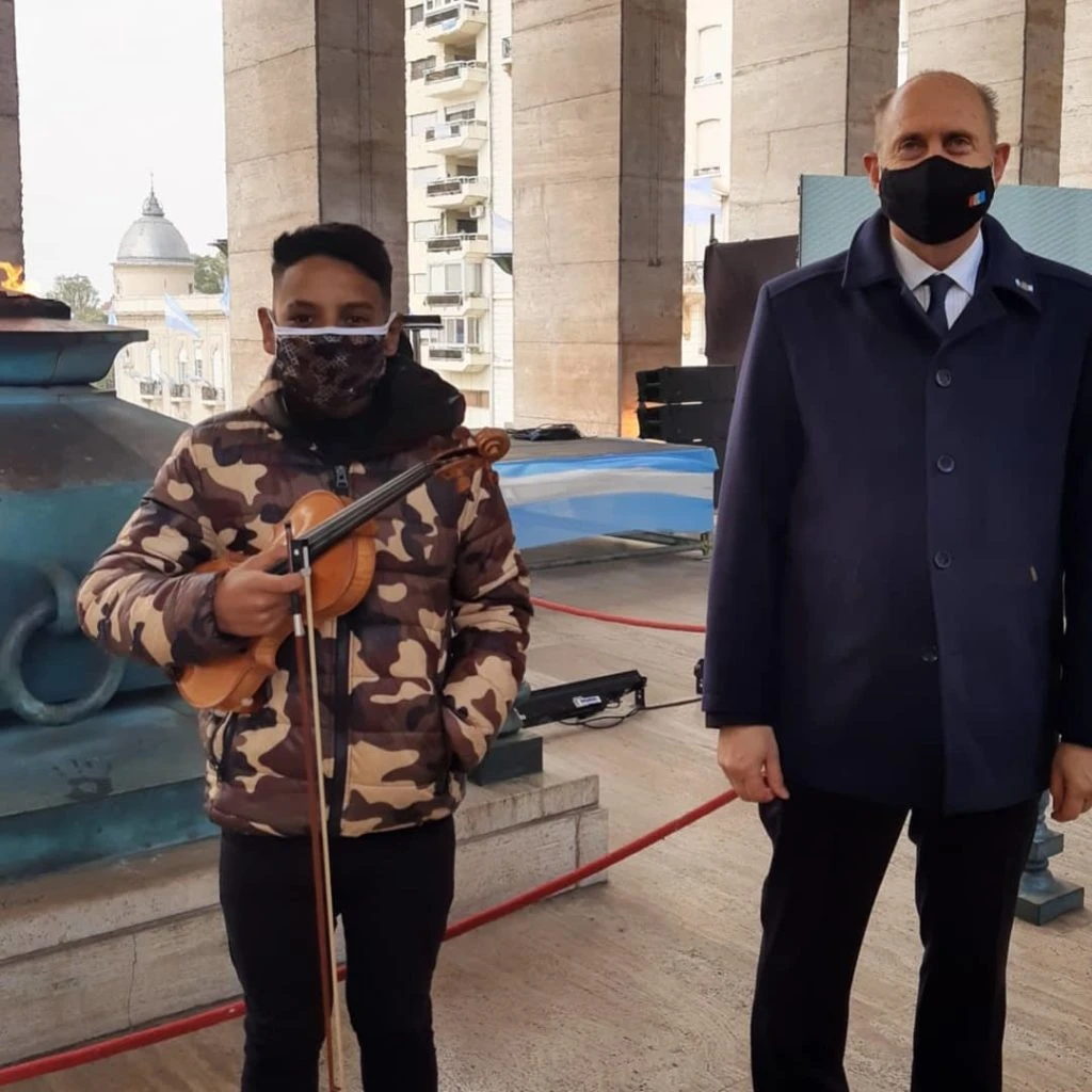 Junto al Gobernador Perotti durante el acto del Día de la Bandera