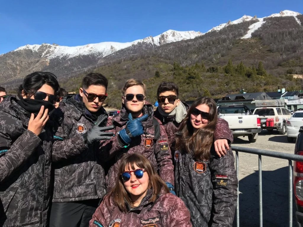 Fue al mismo colegio desde segundo grado y pudo ir de viaje a Bariloche. 