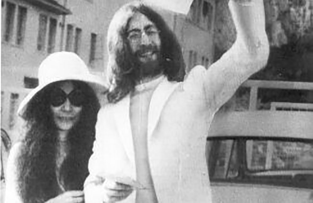 40 años después, el asesino de John Lennon le pidió perdón a Yoko Ono: "Sólo pensaba en mí. No tengo excusa"