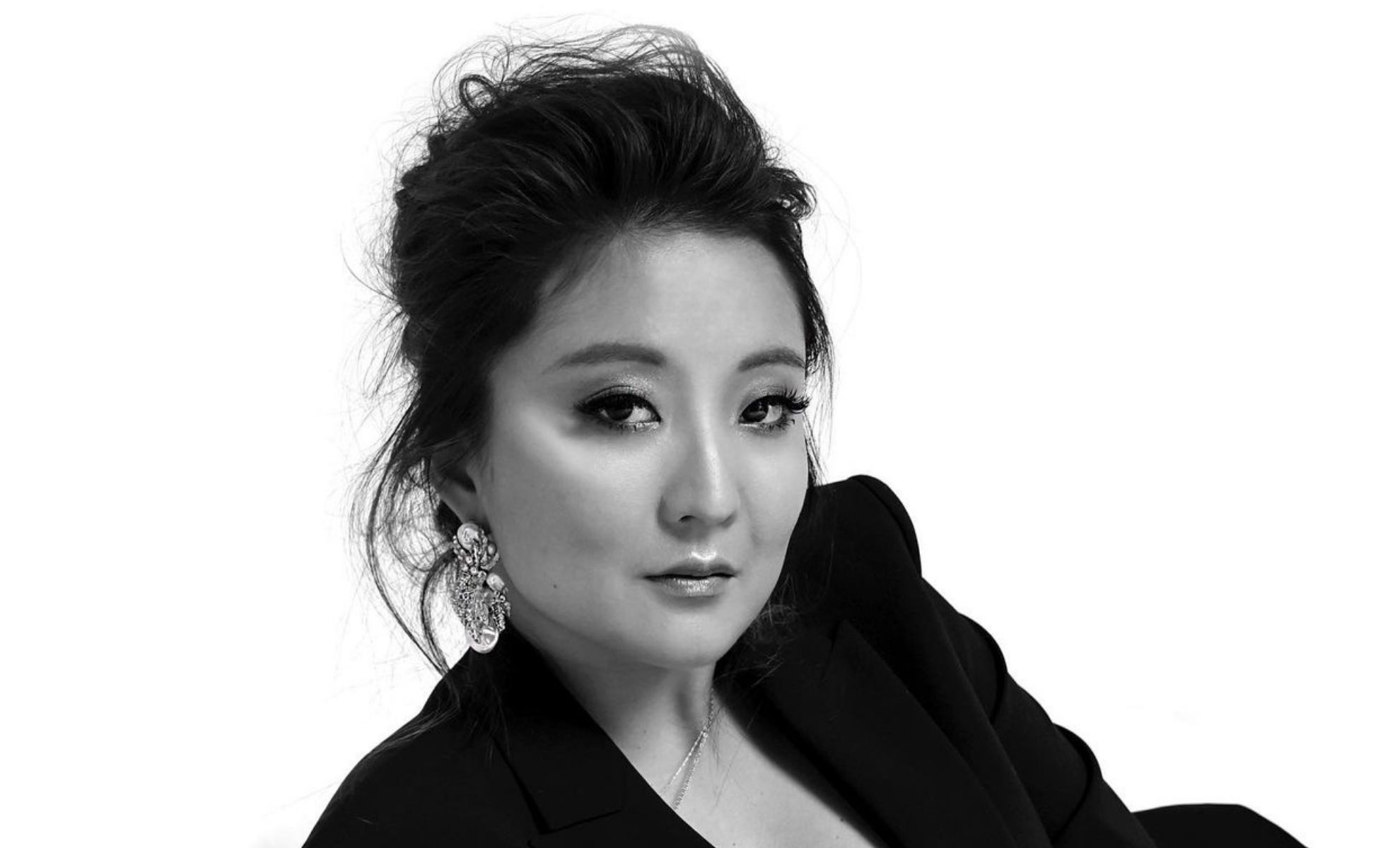 Una de las protagonistas de 'Emily in Paris' venció al cáncer: "A los 16 me convertí en 'la chica calva' y la 'chica enferma'"