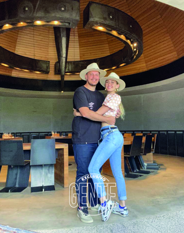 Amantes del vino, Mechi y Ezequiel aprovecharon la Luna de Miel para recorrer bodegas mendocinas. 