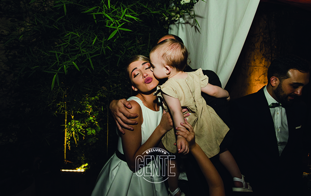 Mechi con su sobrina Helena, que lleva el nombre de su abuela "the queen", según cuenta la actriz. 