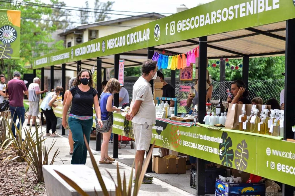 El mercado circular de la localidad busca ser un punto de encuentro entre productores y consumidores, ayudando a promover los emprendimientos sostenibles. 