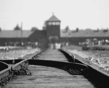 Facebook, la UNESCO y el Congreso Judío Mundial colaboran para combatir la negación y la desinformación sobre el Holocausto