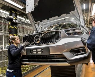 Mujeres industria automotriz