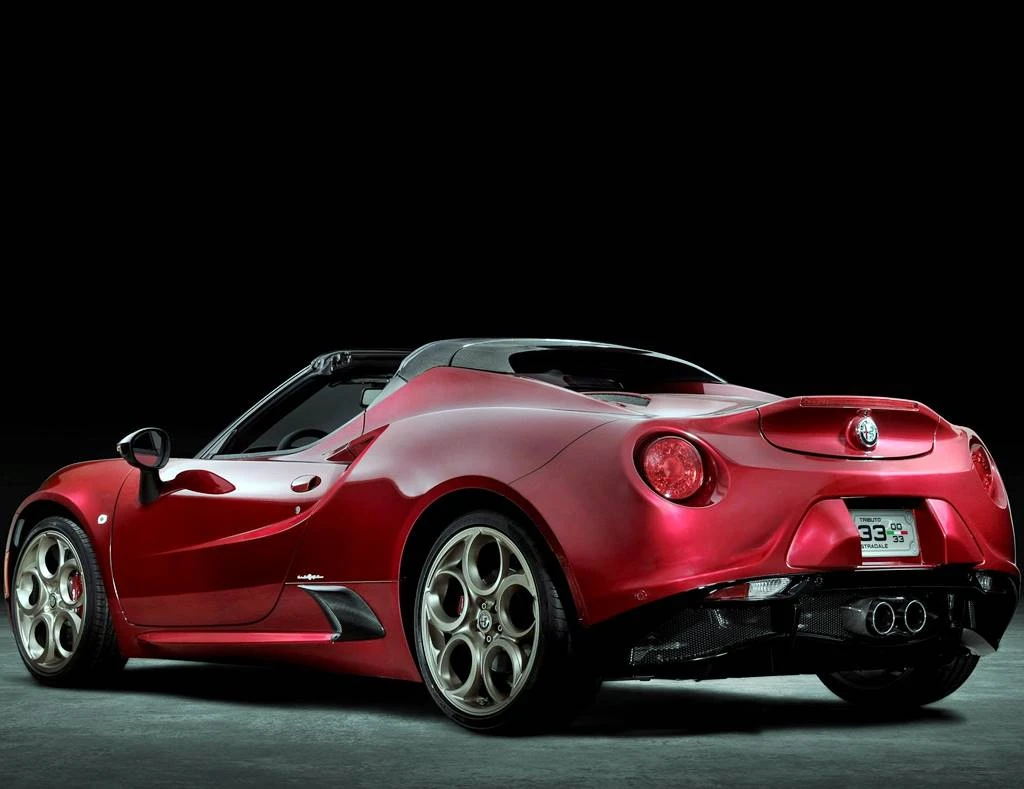 Alfa Romeo 4C Spider 33 Stradale Tributo