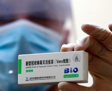 La muerte de la docente reabre las dudas sobre la eficacia de la Sinopharm