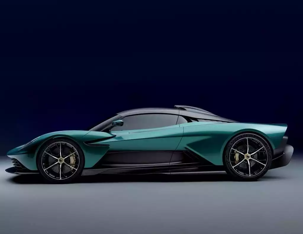Aston Martin Valhalla