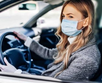 Tapaboca mujer auto