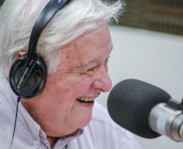 A los 82, Héctor Larrea recibió la segunda dosis de la vacuna contra el coronavirus