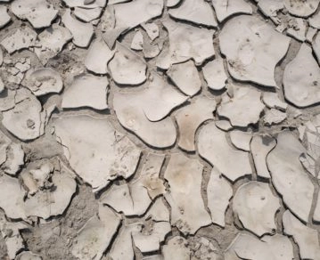 Tierra cuarteada por la sequía. EFE/EPA/RICCARDO DALLE LUCHE/ Archivo