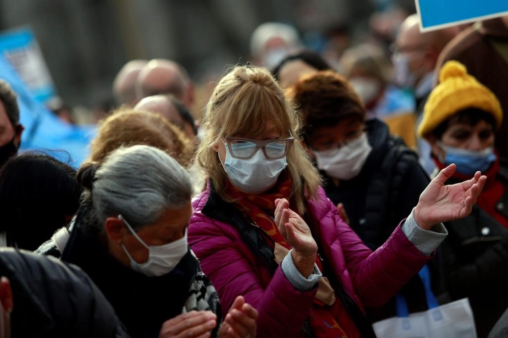 El dolor de la gente durante la marcha de las piedras (EFE)