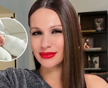 Pampita mostró el detrás de escena de Ana en el agua: así fue el adorable vivo donde bañó a su beba