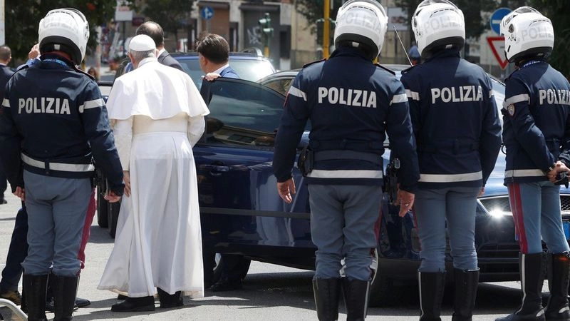 La misiva tenía además un mensaje relacionado con el juicio iniciado en el Vaticano hace días contra una decena de personas.