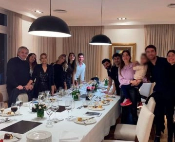 La foto del escándalo en la Quinta de Olivos por el festejo de Fabiola Yañez