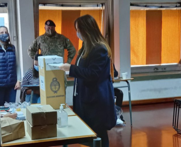 PASO 2021: María Eugenia Vidal desayunó con su equipo, votó en la Biblioteca Nacional y festejará su cumpleaños en familia