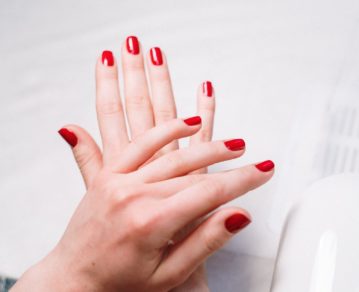 Cómo es la receta con ajo y limón para recuperar uñas débiles y manchadas