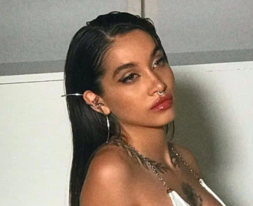 maria becerra portada blanco