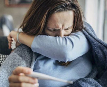 Ómicron, cómo diferenciar los síntomas de un resfrío