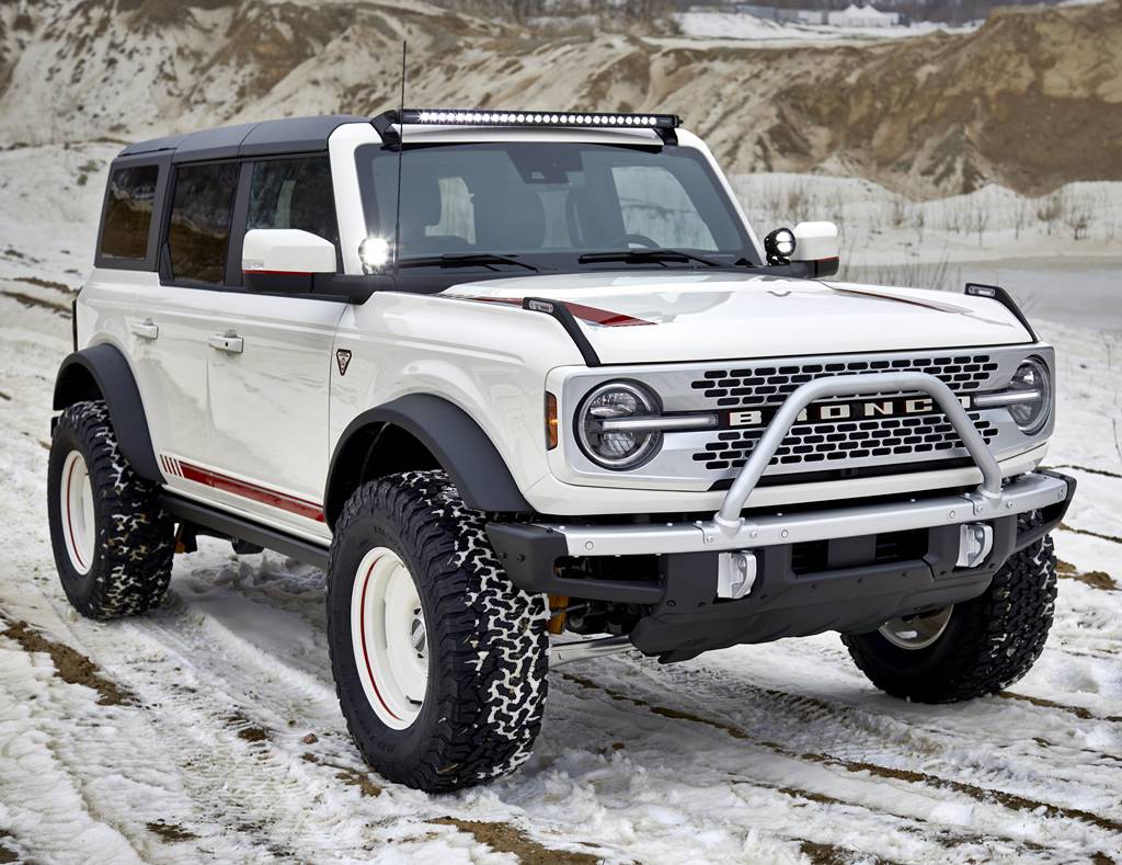 Ford Bronco Papamóvil