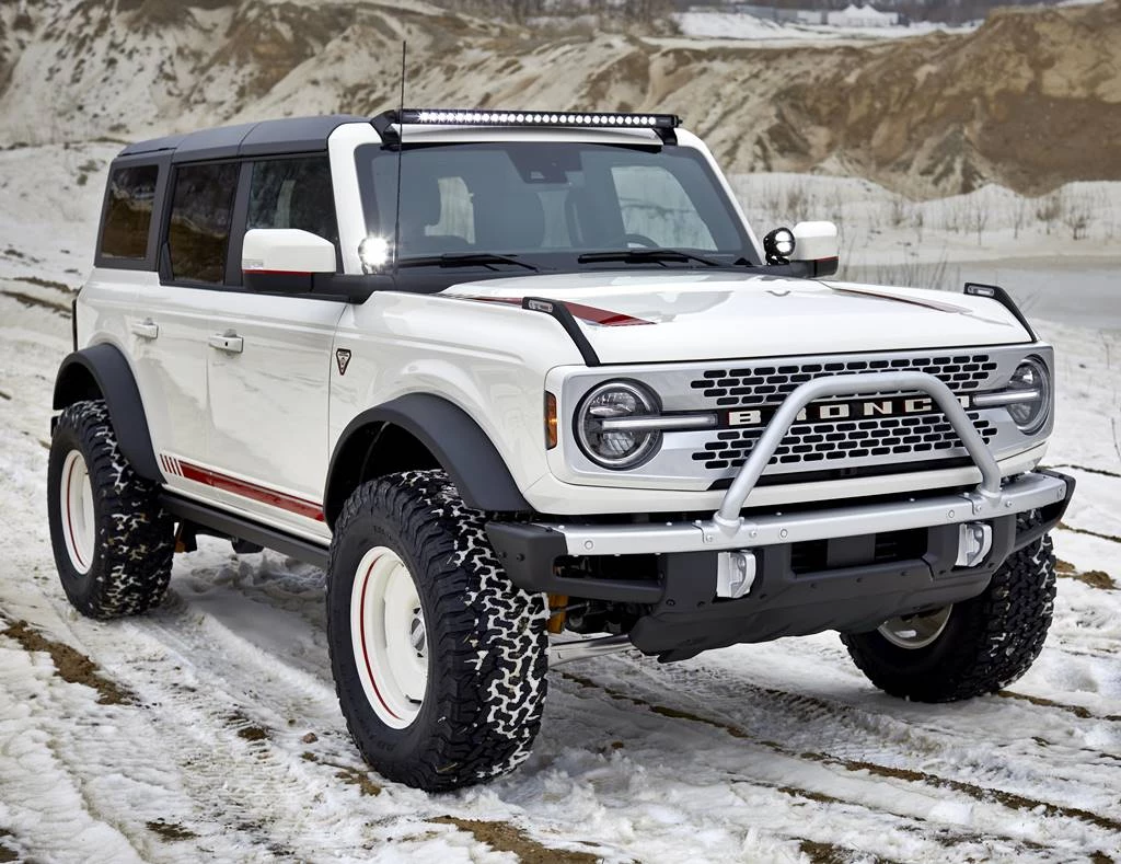 Ford Bronco Papamóvil