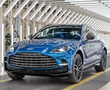 Aston Martin DBX707