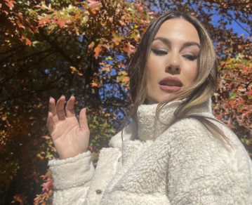 Invierno 2022: Luli Fernández lleva el abrigo piel de oso que será tendencia