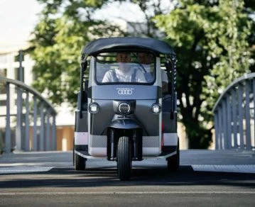 Triciclo Audi eléctrico