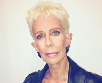 Así se recupera María del Carmen Valenzuela de su última operación